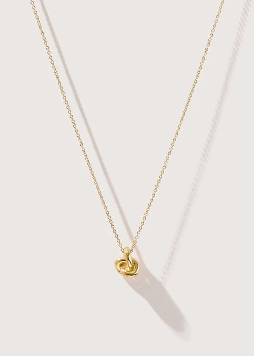 Otiumberg Mini Knot Necklace