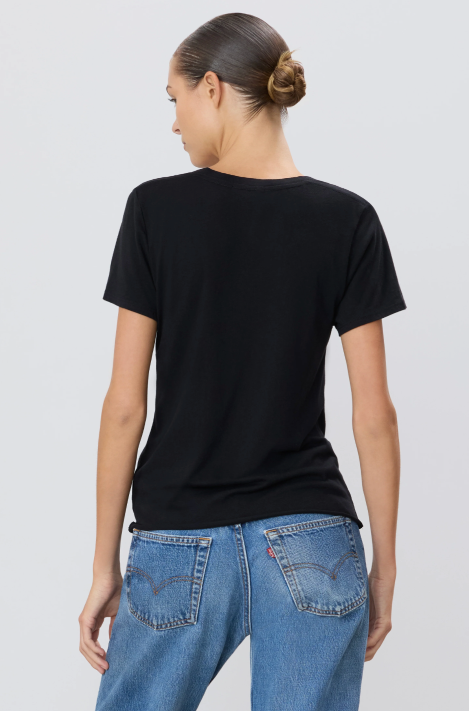 Eterne V-neck T-shirt