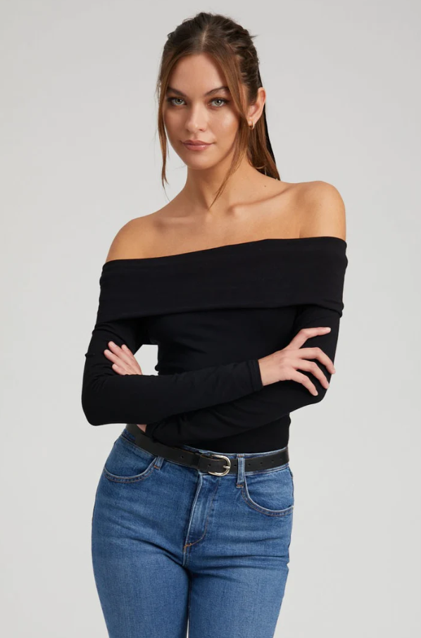 SPRWMN Off Shoulder Top